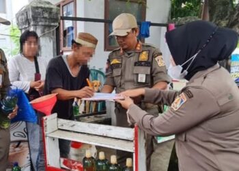 Penertiban BBM eceran dilakukan petugas gabungan. (IST)