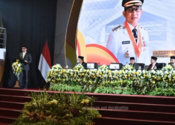 Wali Kota Balikpapan, Rahmad Mas'ud, sampaikan pidato dalam paripurna DPRD Balikpapan, Rabu sore, 5 Maret 2025