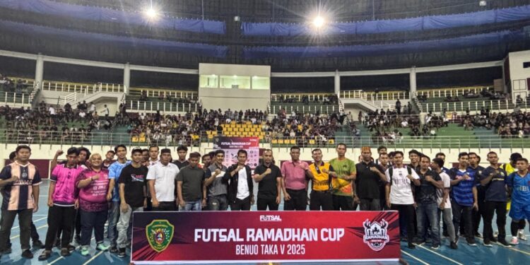 32 tim dari kategori dewasa dan pelajar turut serta dalam Turnamen Futsal Ramadhan Cup Benuo Taka V 2025