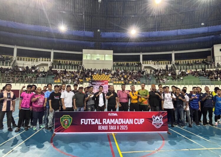 32 tim dari kategori dewasa dan pelajar turut serta dalam Turnamen Futsal Ramadhan Cup Benuo Taka V 2025