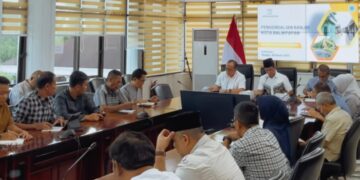Rahmad Mas’ud memimpin pertemuan strategis untuk membahas langkah konkret yang harus segera diambil menuntaskan masalah banjir 