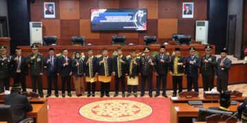 Bupati PPU, Mudyat Noor, menghadiri Rapat Paripurna DPRD PPU di gedung paripurna, Selasa 11 Maret 2025.
