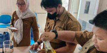 Dinas Koperasi, Usaha Kecil Menengah, Perindustrian, dan Perdagangan (Diskukmperindag) PPU melakukan pengecekan langsung Minyak Kita