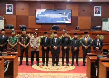 Mudyat Noor, menghadiri Rapat Paripurna DPRD