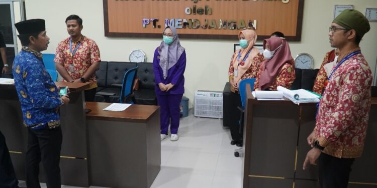 Abdul Waris Muin, melakukan inspeksi mendadak (sidak) ke Rumah Sakit Umum Daerah (RSUD) Ratu Aji Putri Botung (RAPB) Nipah-Nipah pada Senin, 17 Maret 2025