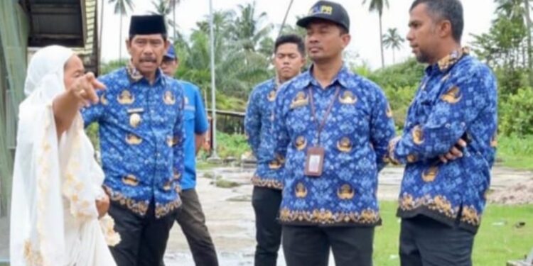 Abdul Waris Muin, turun ke lokasi eks banjir di Kelurahan Penajam, Kecamatan Penajam