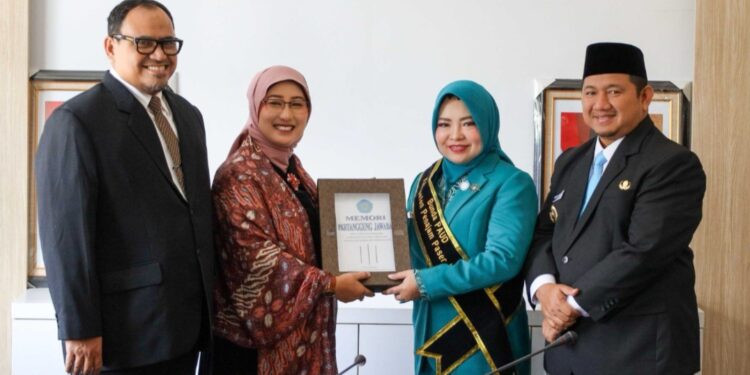 Serah terima jabatan (Sertijab) Ketua Tim Penggerak Pembinaan Kesejahteraan Keluarga (TP-PKK) Kabupaten PPU