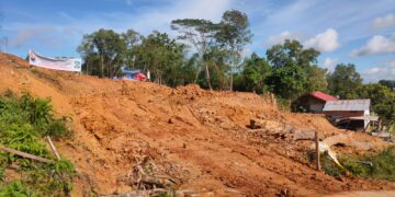 Aktivitas pengupasan lahan di wilayah Kelurahan Manggar, Balikpapan Timur