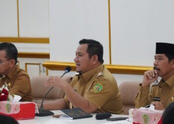 Bupati PPU, Mudyat Noor, pimpin rapat koordinasi