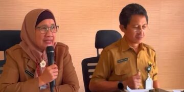 Sri Wahjuningsih, memimpin rapat penyusunan neraca pangan