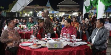Gala Dinner di Alun-Alun Penyembolum