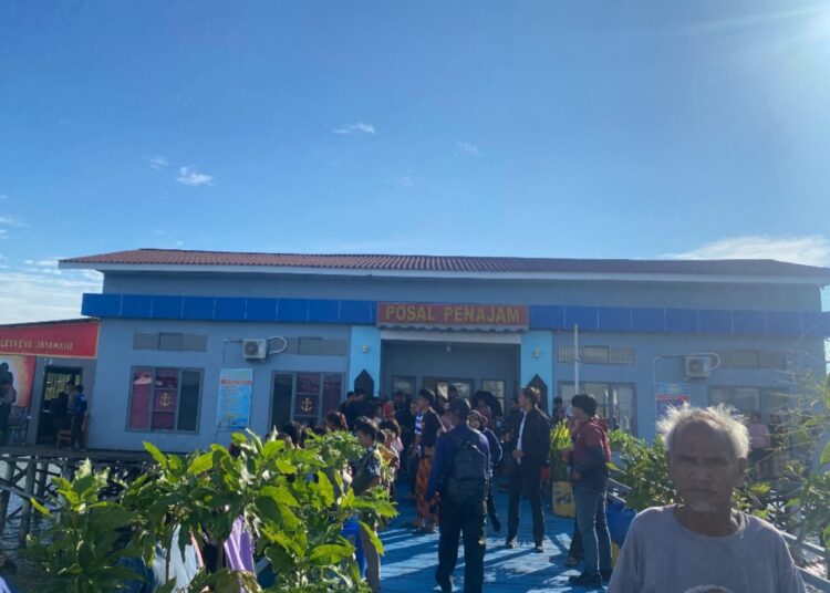 Suasana di Posal Penajam pasca tenggelamnya KMP Muclisa