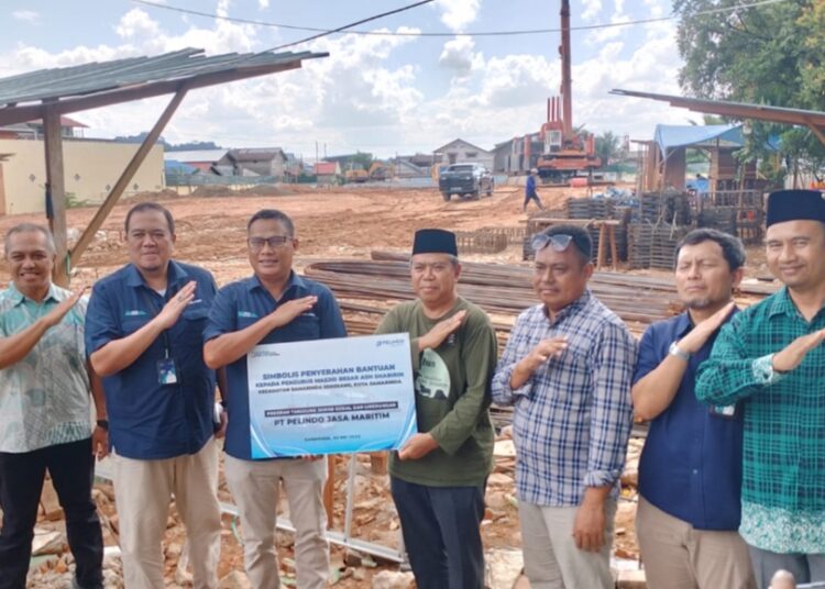 Dukung Kenyamanan Beribadah, Pelindo Jasa Maritim Salurkan Bantuan Renovasi Masjid di Samarinda