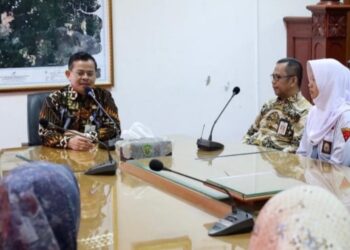 Agus Dahlan menyampaikan bahwa keenam pelajar ini telah melewati seleksi ketat di tingkat kabupaten.