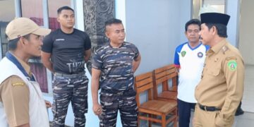 Abdul Waris Muin ke lokasi tenggelamnya KMP Muchlisa, Senin, 5 Mei 2025.