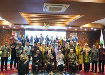 Diskusi bersama Menteri Pemberdayaan Perempuan dan Perlindungan Anak (PPPA) RI di Kantor Gubernur Kalimantan Timur