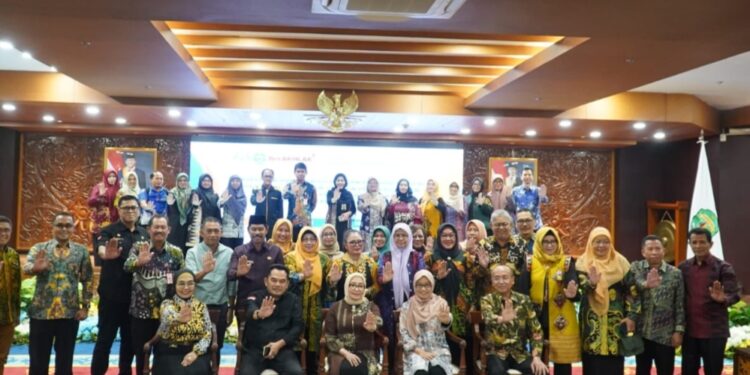 Diskusi bersama Menteri Pemberdayaan Perempuan dan Perlindungan Anak (PPPA) RI di Kantor Gubernur Kalimantan Timur