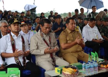 Bupati PPU, Mudyat Noor, saat mendampingi Menteri Pertanian RI, Andi Amran Sulaiman