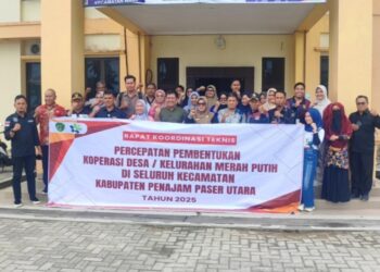 Foto bersama usak rapat percepatan pembentukan koperasi