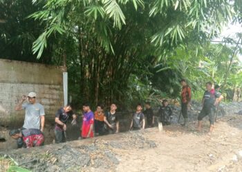 Kegiatan Jumat Bersih yang dilaksanakan serentak di lima kelurahan