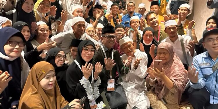 Wali Kota Balikpapan, Rahmad Mas’ud, menyempatkan diri mengunjungi dan menyapa langsung jamaah haji asal Kaltim, khususnya dari Balikpapan, di Tanah Suci