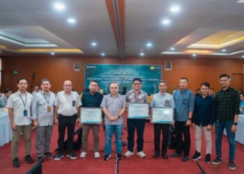PLN UIP KLT Raih Penghargaan Pengelola Proyek Terbaik Regional Sumatera Kalimantan Sulawesi