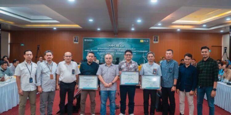 PLN UIP KLT Raih Penghargaan Pengelola Proyek Terbaik Regional Sumatera Kalimantan Sulawesi