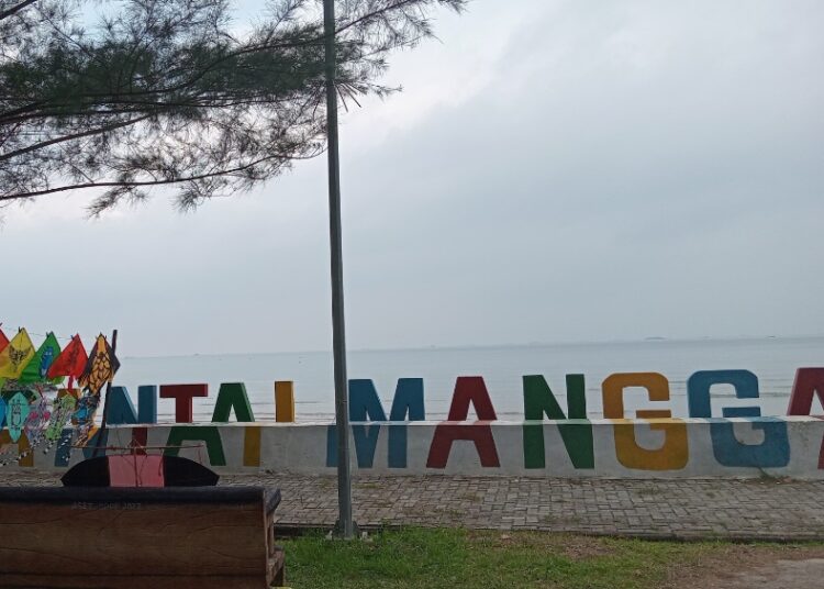 Disporapar Balikpapan Tingkatkan Fasilitas Pendukung Wisata Pantai Manggar untuk Kenyamanan Pengunjung