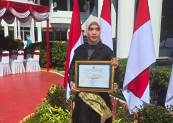 Nada dari Balikpapan : Kisah Dwi Fazirah, Pemudi yang Menyanyi untuk Mimpinya