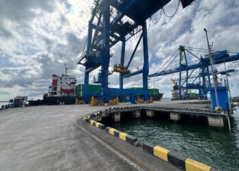 Wujudkan Pelabuhan Ramah Lingkungan Lewat Elektrifikasi Tiga Quay Container Crane
