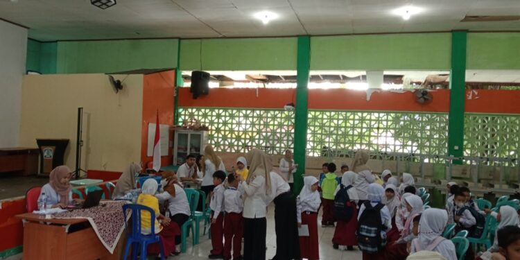 Bentengi Anak Sekolah dari Penyakit, Puskesmas Damai Gelar Bulan Imunisasi Anak Sekolah (BIAS) di SDN 001 Balikpapan Selatan