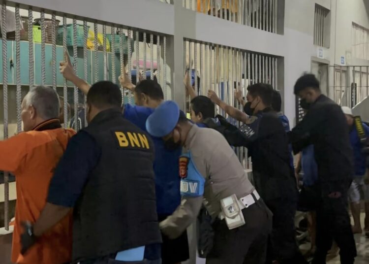 Konsisten Lapas Balikpapan bersinergi dengan TNI, POLRI dan BNNK untuk Melakukan Razia gabungan