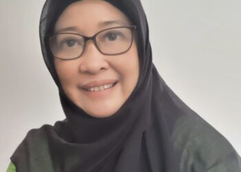 dr. Rusna Azizah Aziz