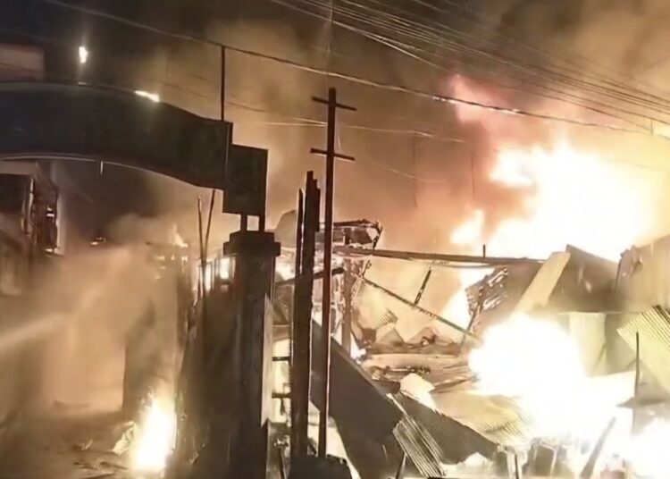 Duka di Gunung Samarinda, Kebakaran Hebat Tewaskan Anak 11 Tahun