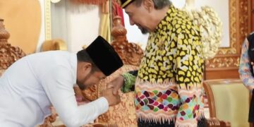 Datang ke Kedaton, Gubernur Harum Tegaskan Komitmen Jaga Marwah Adat Kesultanan Kutai