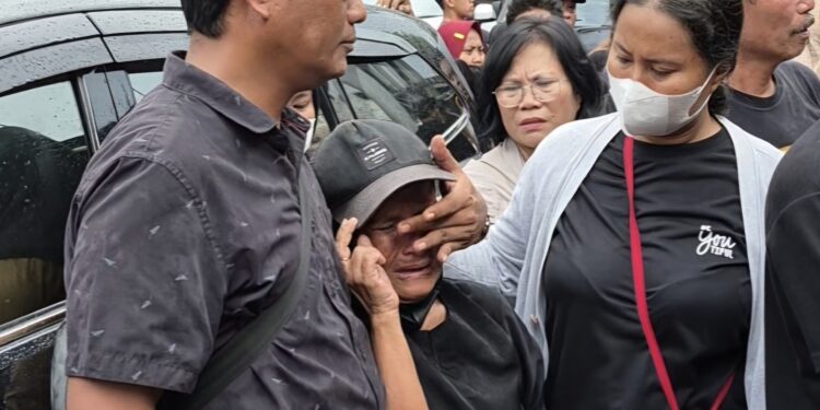 Anak Pendiam Itu Pergi, Ibunya Tinggal dengan Tangisan dan Doa Keadilan