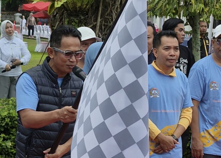 Perdana Digelar DPRD, Jalan Santai Warnai HUT ke-129 Kota Balikpapan