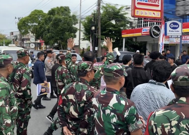 Solidaritas untuk Aktivis HAM, Aliansi Balikpapan Bersuara Gelar Aksi di Depan Kodim