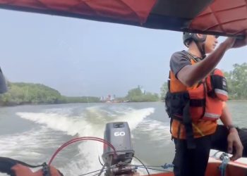 Area Pencarian 28,6 Mil Laut, Tim SAR Sisir Perairan Kariangau Cari Penumpang KMP Gajah Mada